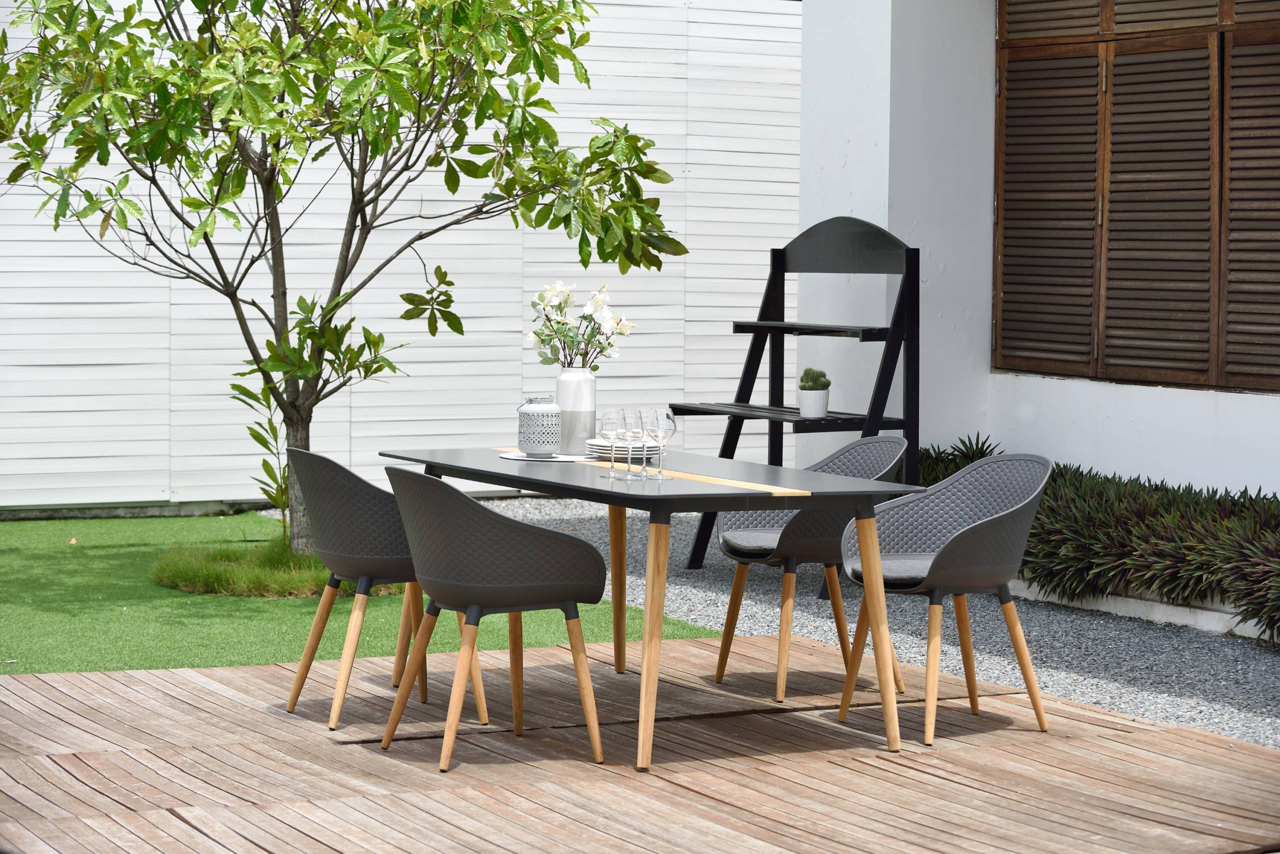 Salomon Dining Sets