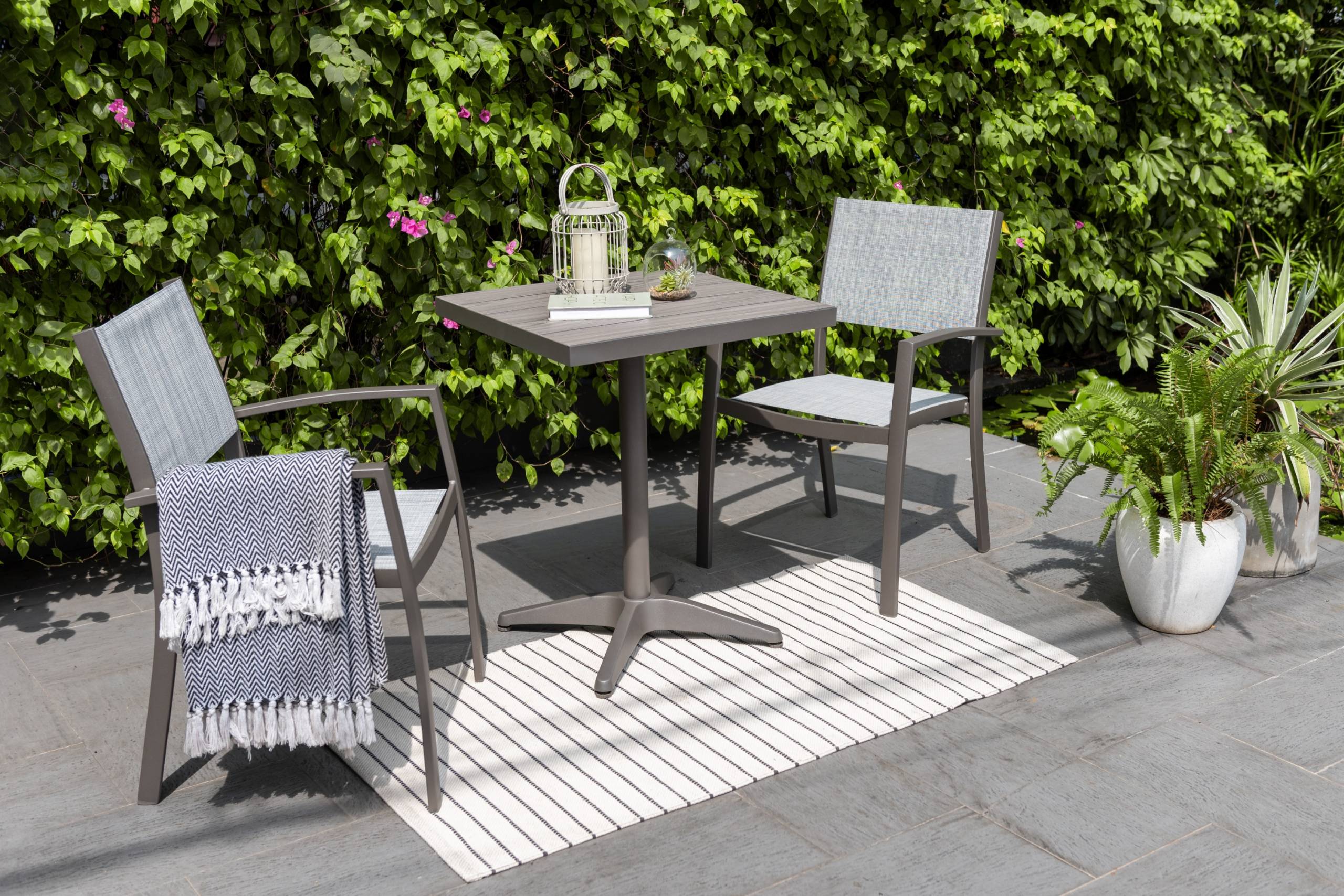 Solana carver chair, table 63x63cm, 76h, ALU COSM, WNT GRB 2-1, STL COSM, DRB TSG, 2266800188, 2985000061 (1)